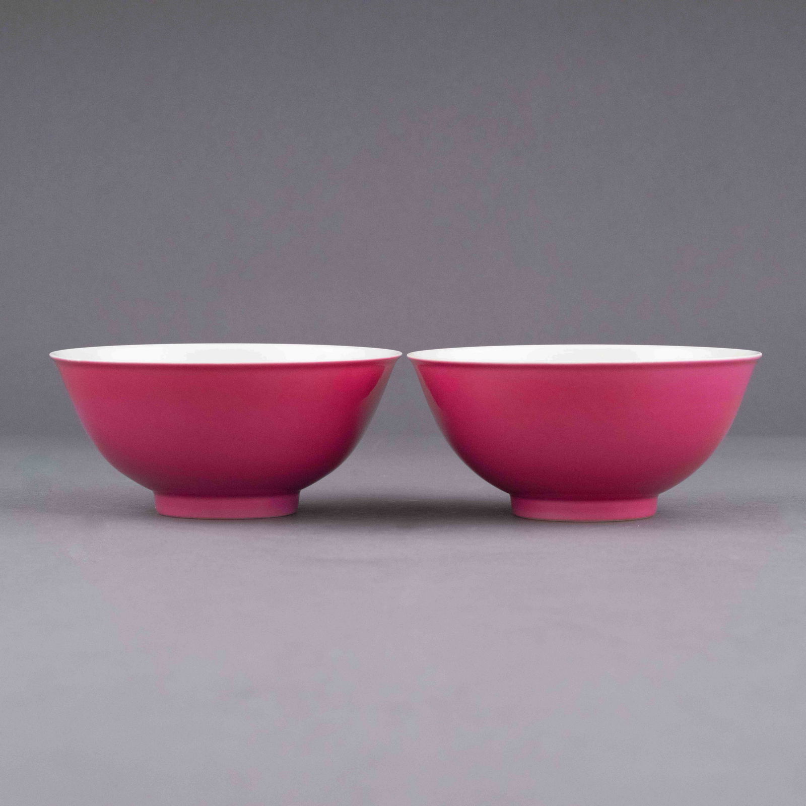 PR. QIANLONG BUTTERFLY IN RED MONOCHROME BOWLS (1 of 12)