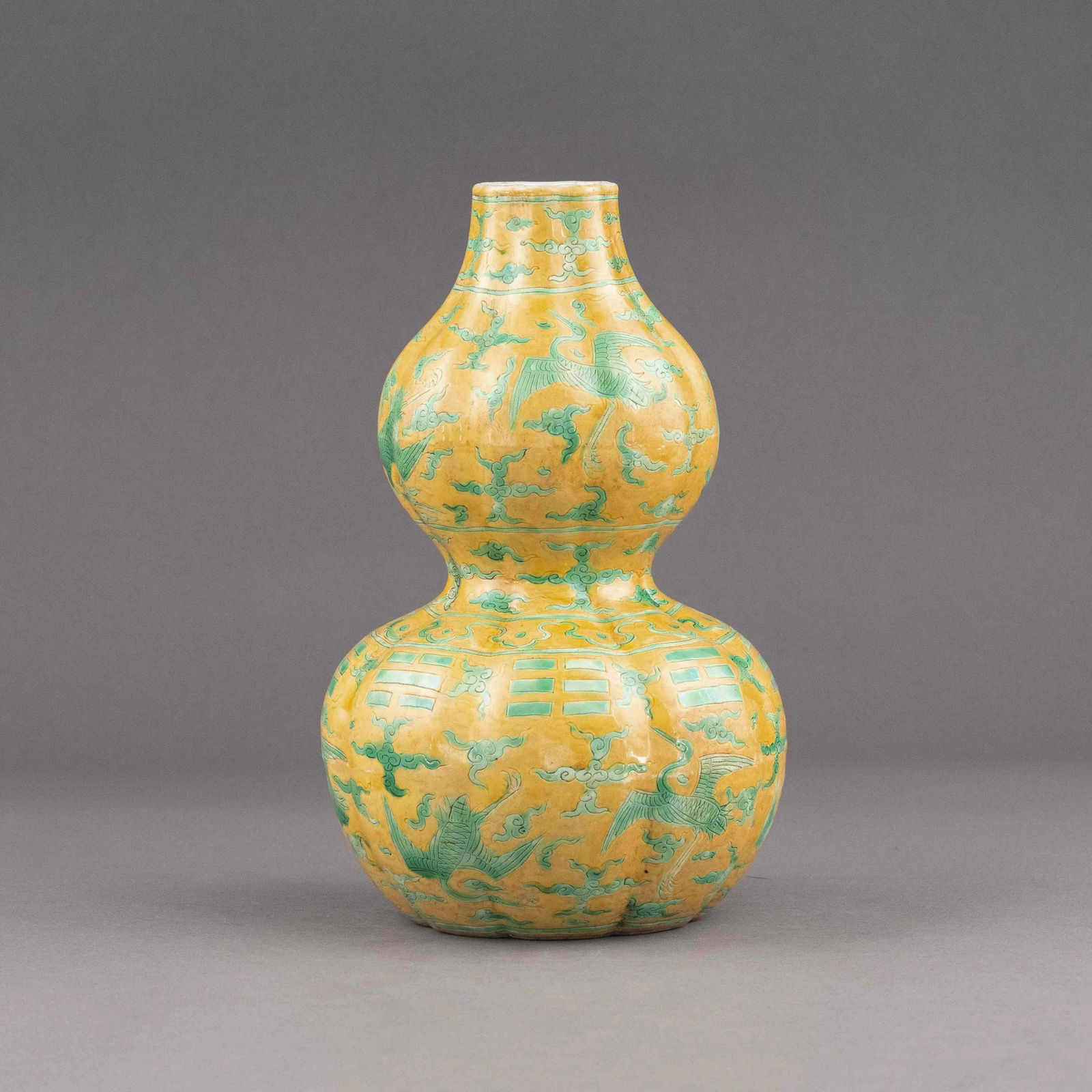 MING JIAJING GREEN DRAGON OVER YELLOW LOBED DOUBLE (1 of 13)