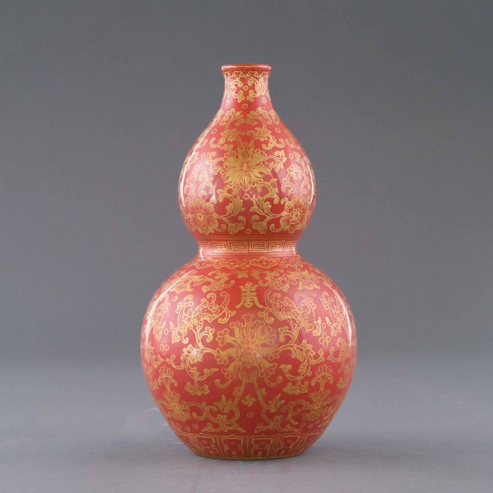 QIANLONG GILT FLORAL OVER RED DOUBVLE GOURD VASE (1 of 8)