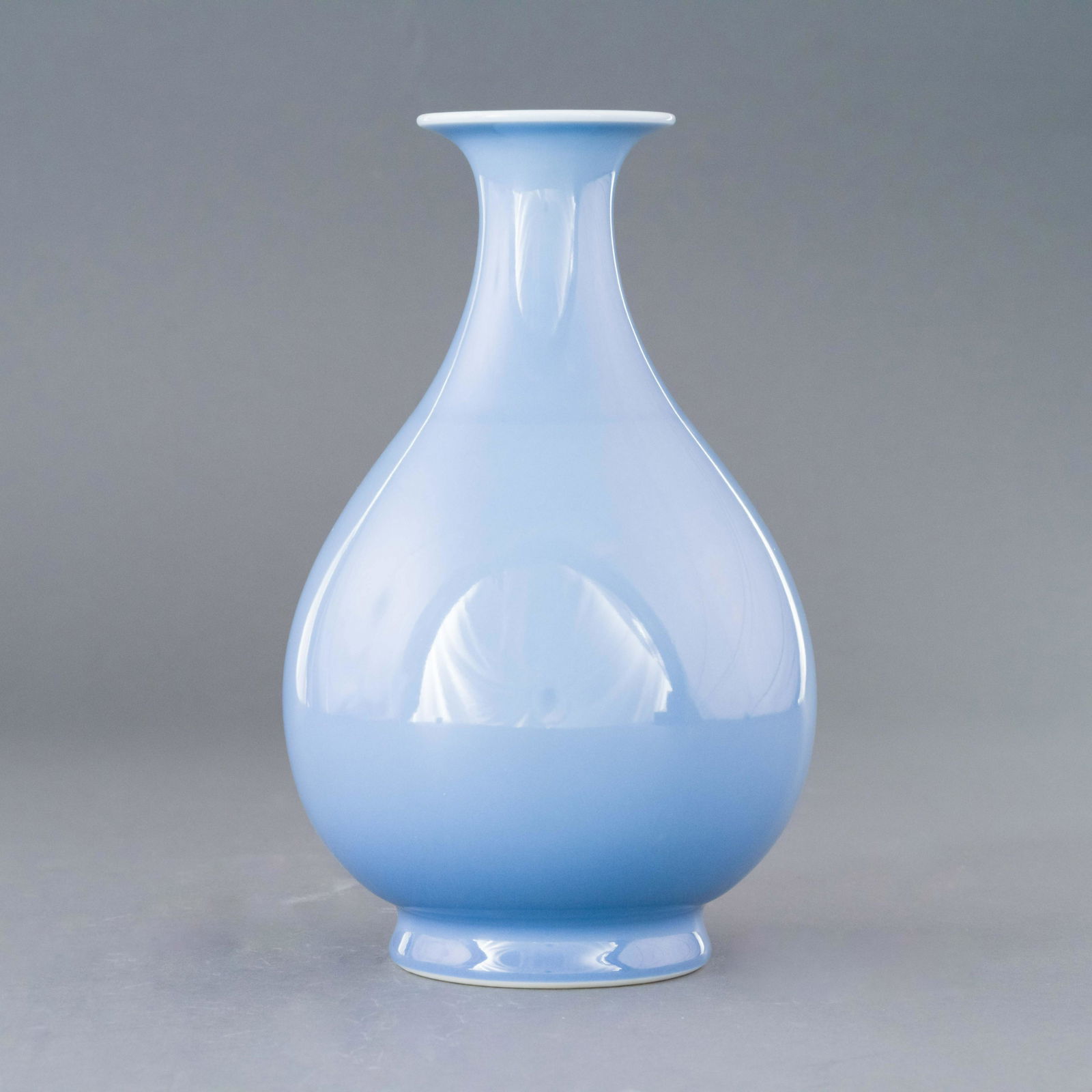 QIANLONG PEACOCK BLUE GLAZED MONOCHROME PEAR VASE (1 of 3)