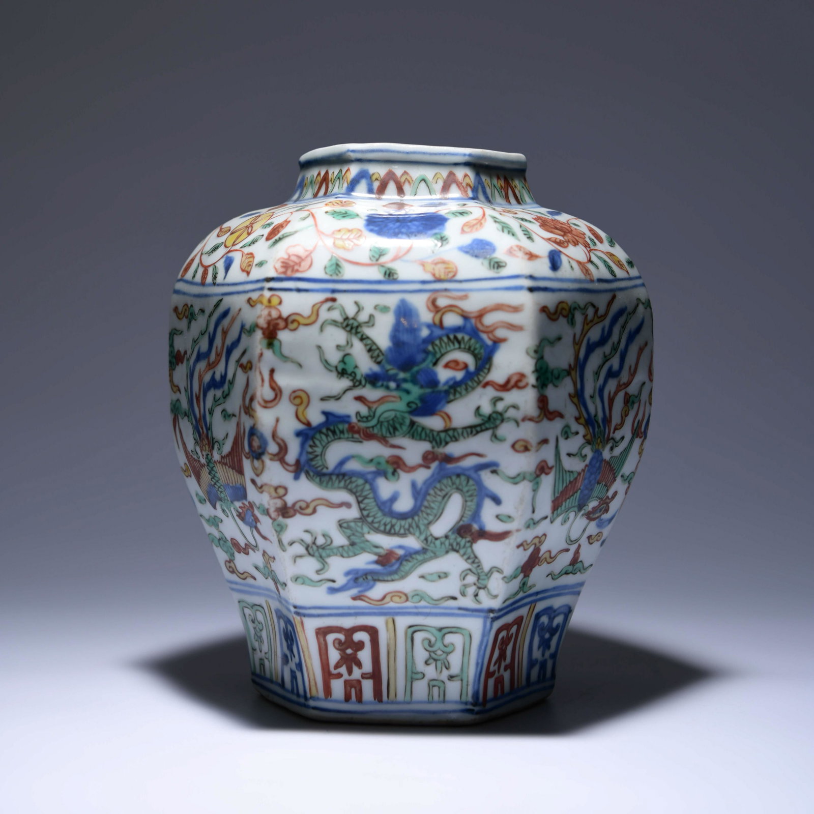 A CHINESE MULTI COLORED PORCELAIN JAR: PROVENANCE: From the estate of Mr. Donald A. Pettinelli, White Plains, NY. Trading businesses, creating contacts globally he discovered his enthusiasm for Asian artifacts, mostly porcelain. His privat