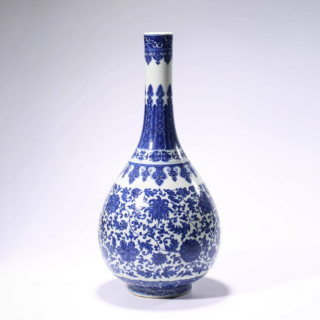 PORCELAIN BLUE & WHITE INTERLOCKING BRANCHES VASE (1 of 10)