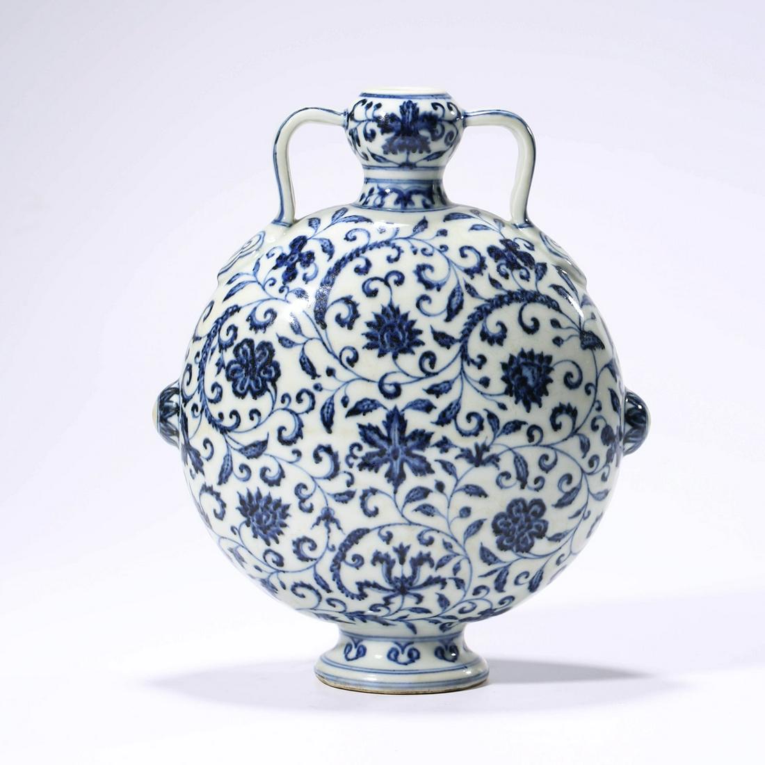 PORCELAIN BLUE & WHITE INTERLOCKING BRANCHES MOONFLASK (1 of 9)