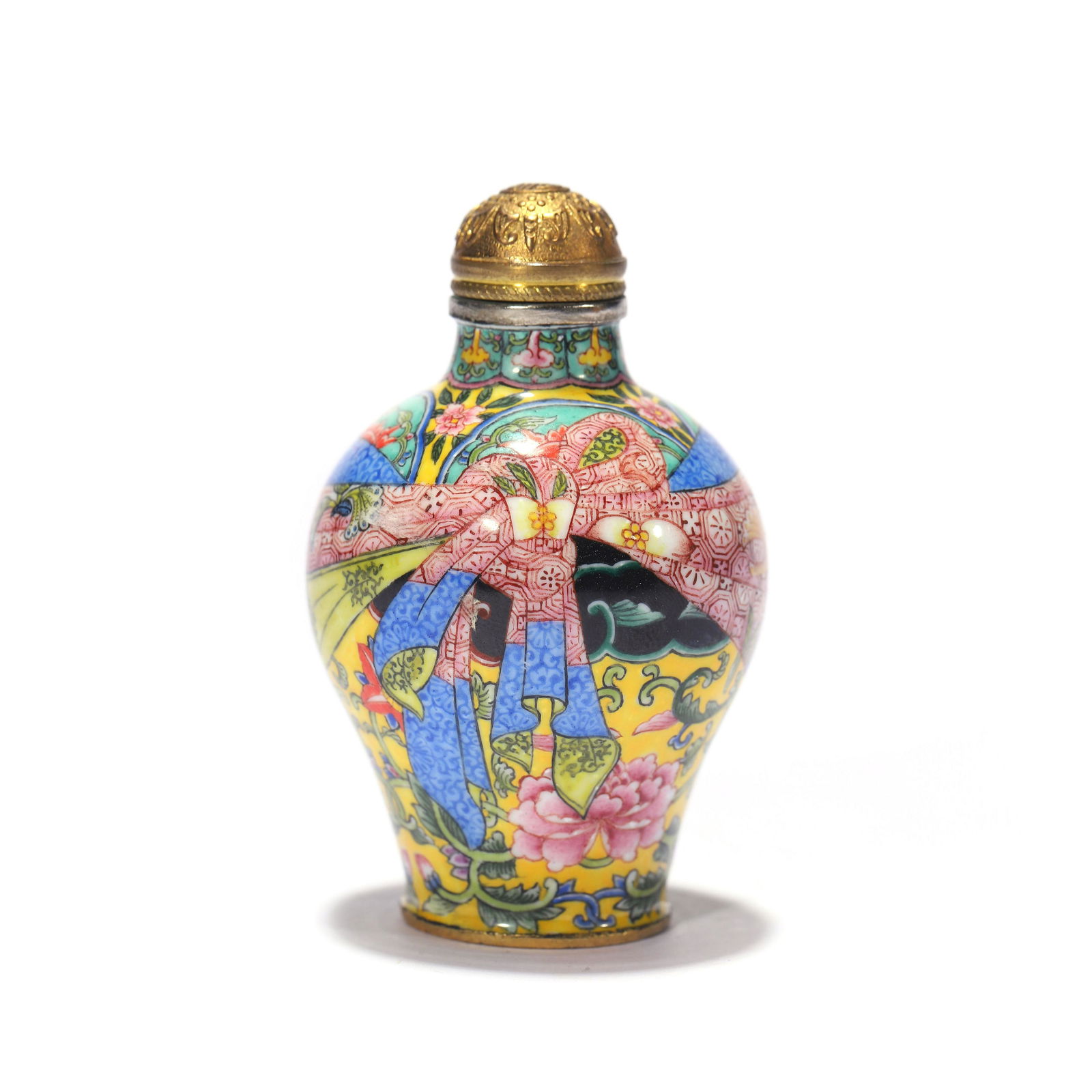 A Painted Enamel Snuff Bottle, Kangxi Mark (1 of 7)