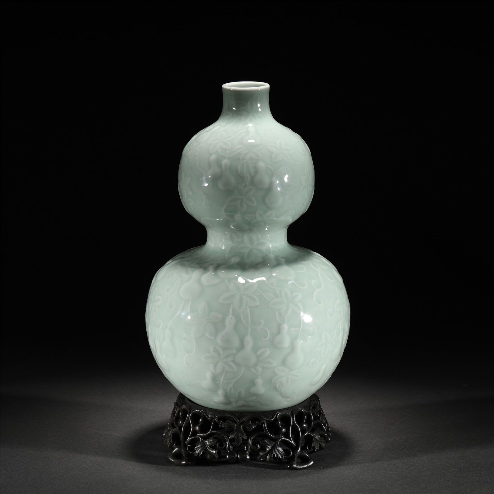 A CELADON GLAZE PORCELAIN GOURDS VASE/QING DYNASTY (1 of 9)