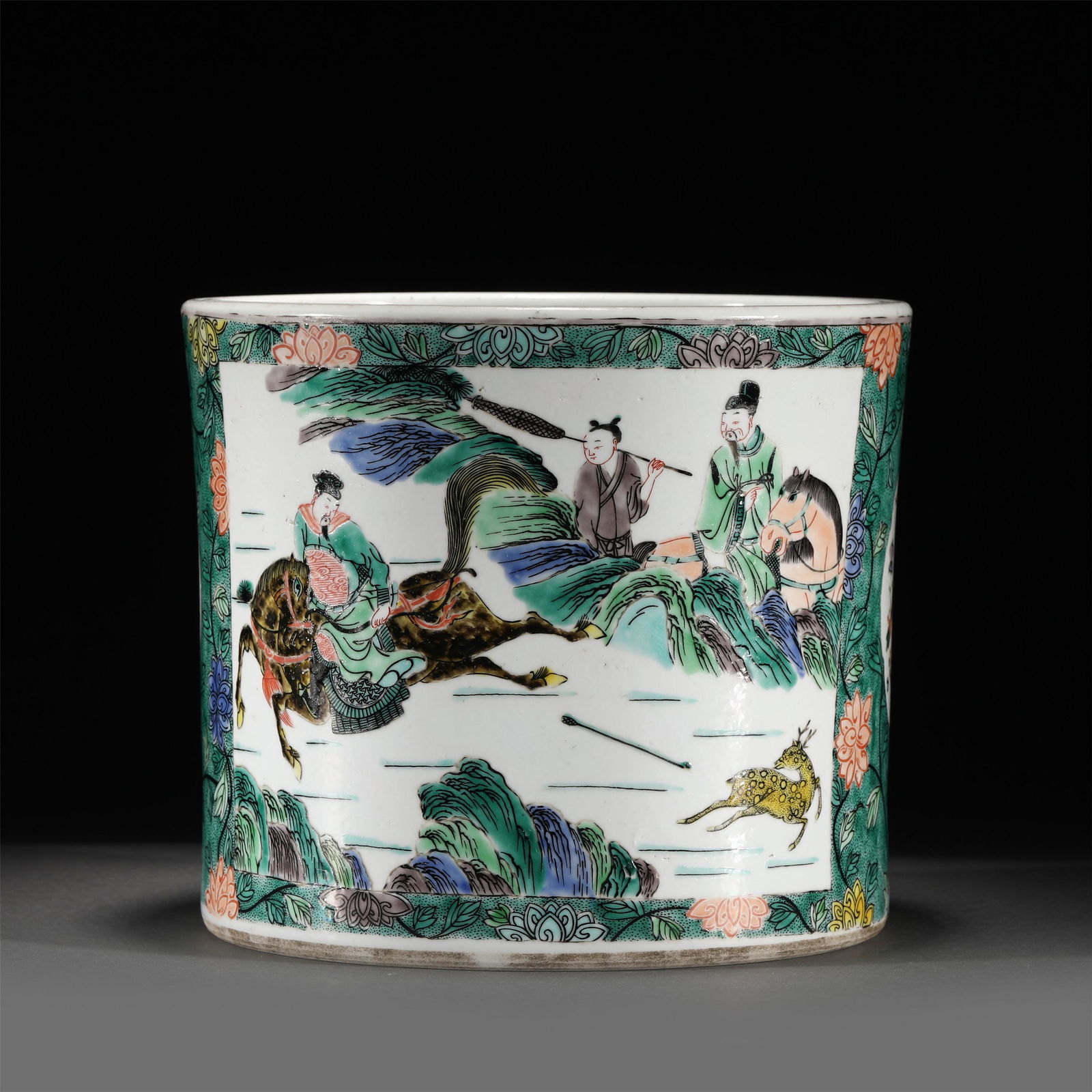 A WUCAI FIGURE STORY PORCELAIN BRUSH POT /QING DYNASTY (1 of 11)