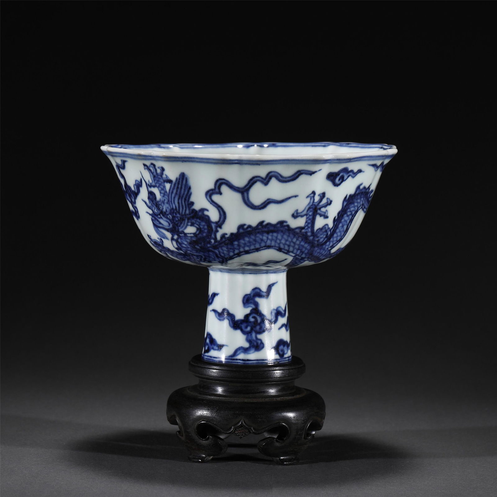 A BLUE AND WHITE PORCELAIN STEM-BOWL,XUANDE (1 of 10)