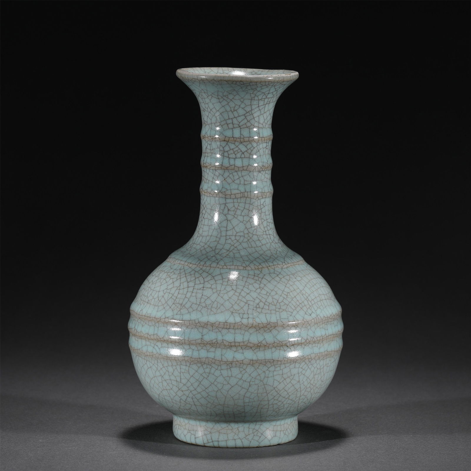 A RU TYPE GLAZE PORCELAIN VASE ,SONG (1 of 9)