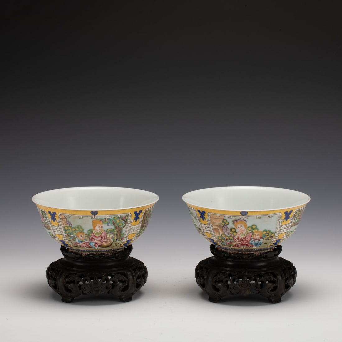 PAIR QING FAMILLE JAUNE BOWLS ON STAND (1 of 9)
