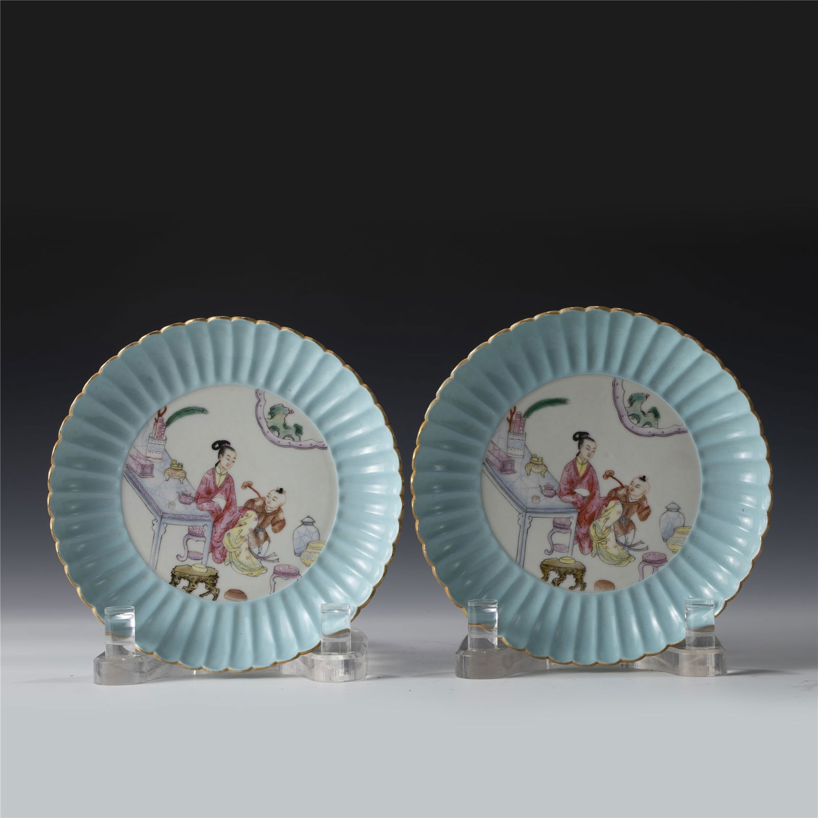 PAIR OF QING YONGZHENG FAMILLE ROSE PLATE (1 of 10)