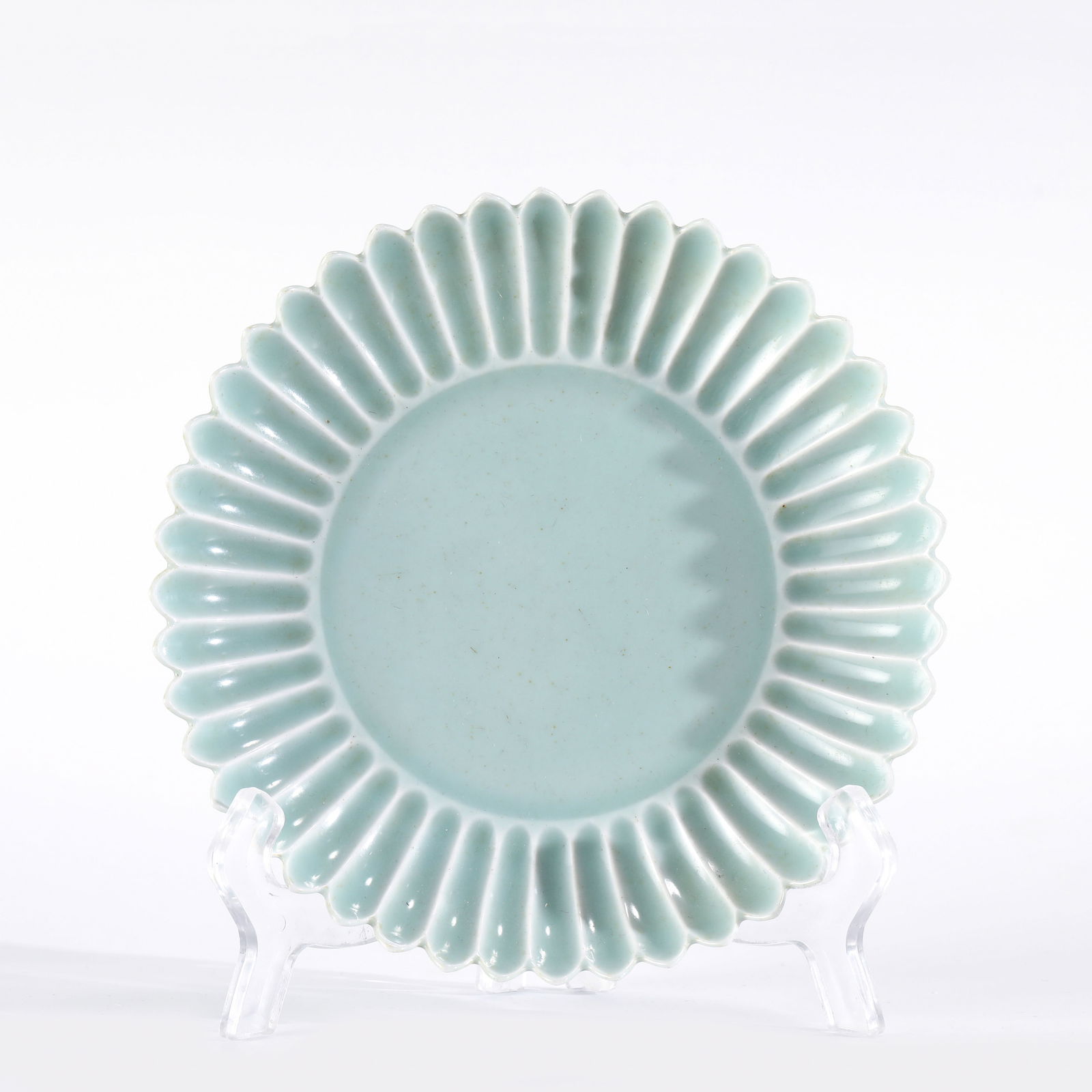 QING YONGZHENG BEAN CELADON GLAZED LOTUS PLATE (1 of 9)