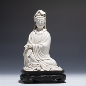 QING DEHUA GUANYIN STATUE
