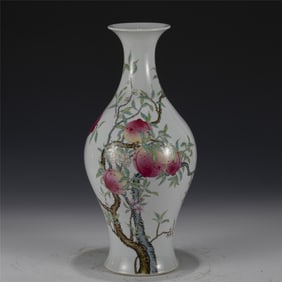 QING YONGZHENG FAMILLE ROSE BOTTLE VASE