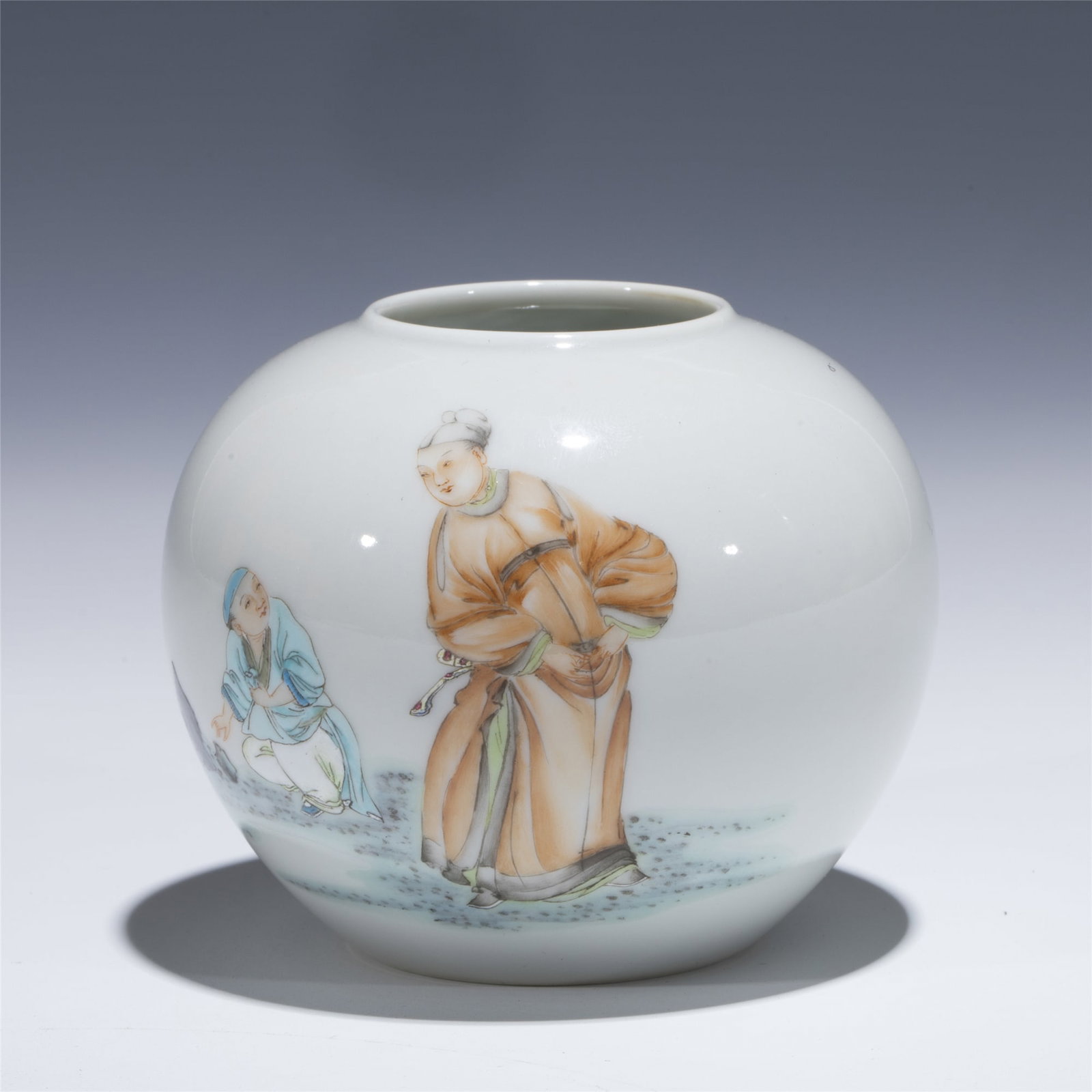 QING YONGZHENG FAMILLE ROSE WATER POT: Dimensions: length: 8 cm, Width: 8 cm, Height: 6. 8 cm Chinese Qing Dynasty Yongzheng Famille Rose Porcelain Water Pot. Potted in water pot, bell shaped body, deep curvature, of a deep vessel, round s