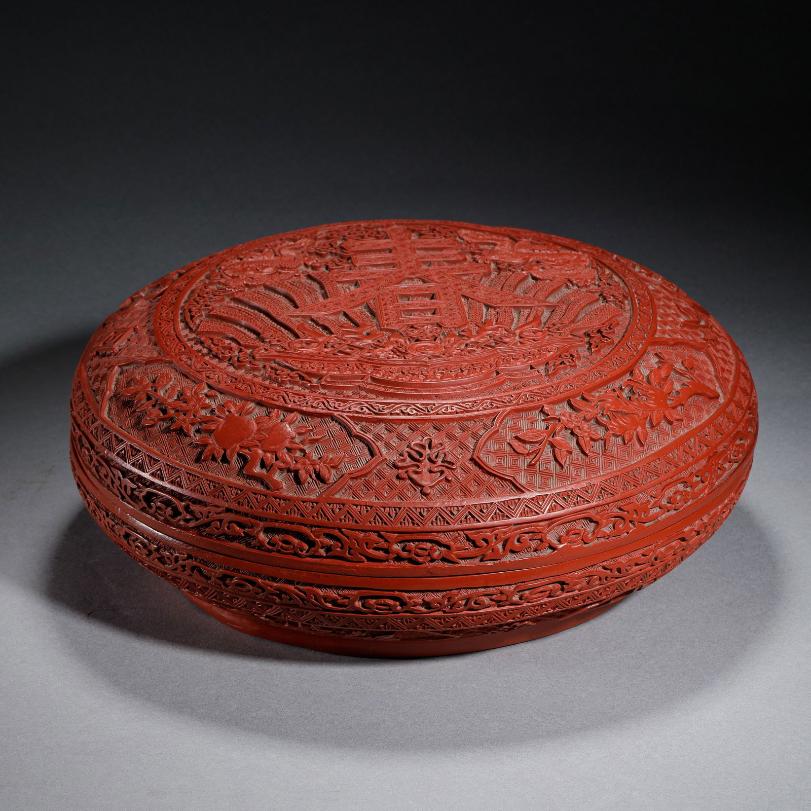 A CARVED LACQUER BOX WITH COVER (1 of 12)