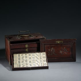 A SET OF MAHJONG WITH WOODEN BOX