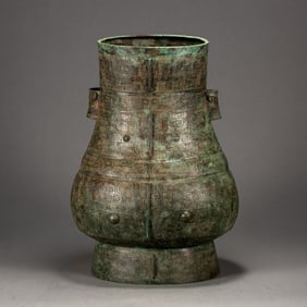 A CHINESE BRONZE ARCHAISTIC VESSEL