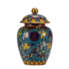 A CLOISONNE ENAMEL CRANES PATTERN LIDDED JAR