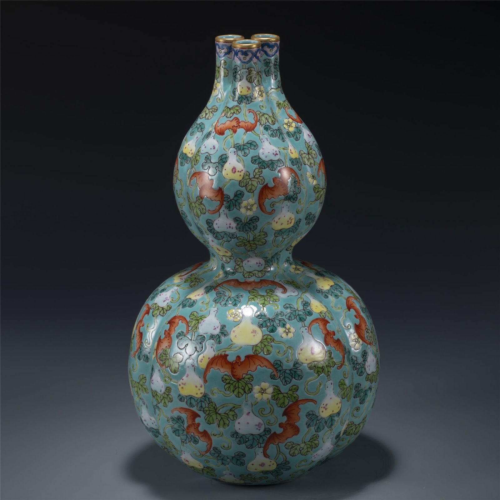 QING QIANLONG FAMILLE ROSE GOURD BOTTLE (1 of 4)