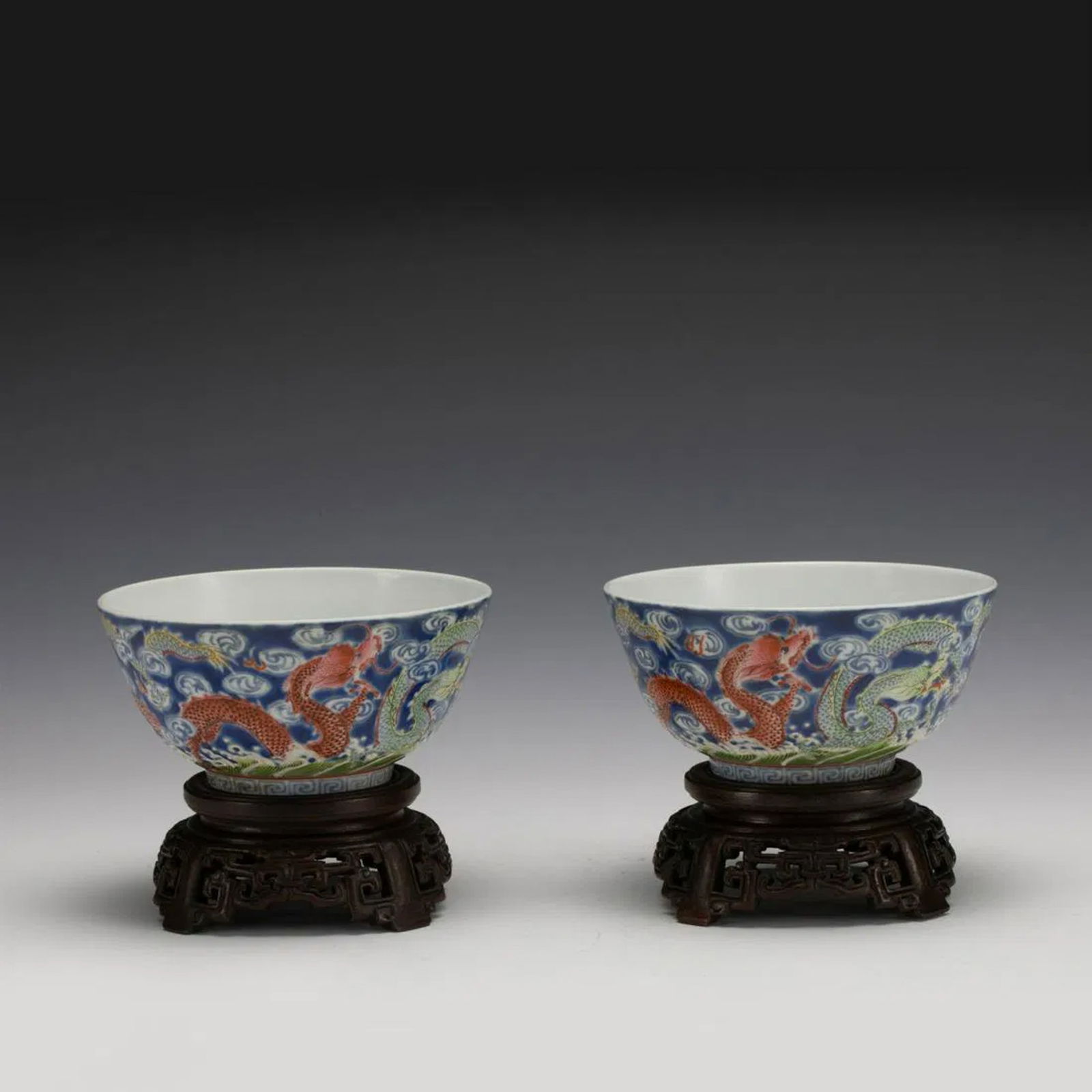 PAIR QING FAMILLE ROSE DRAGON BOWLS ON STANDS (1 of 8)