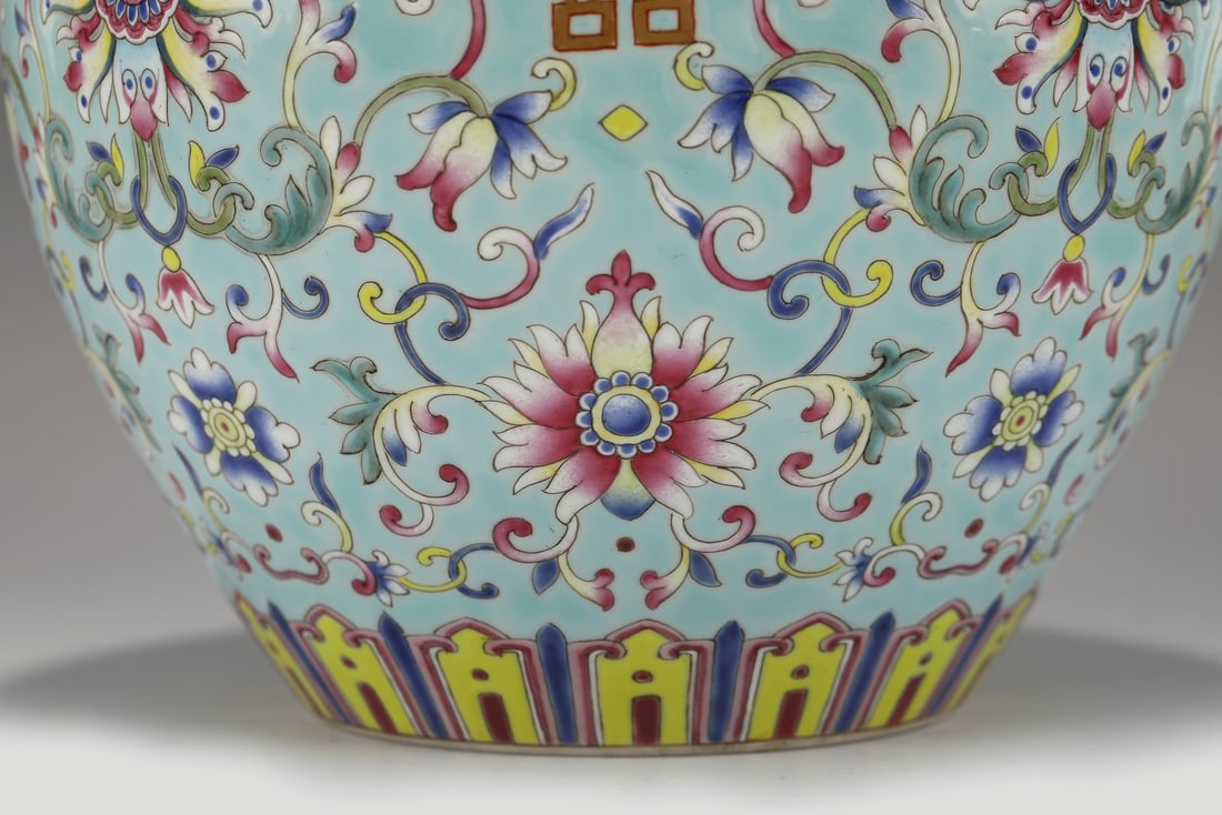 JIAQING FAMILLE ROSE LOTUS PORCELAIN LIDDED JARS - 5