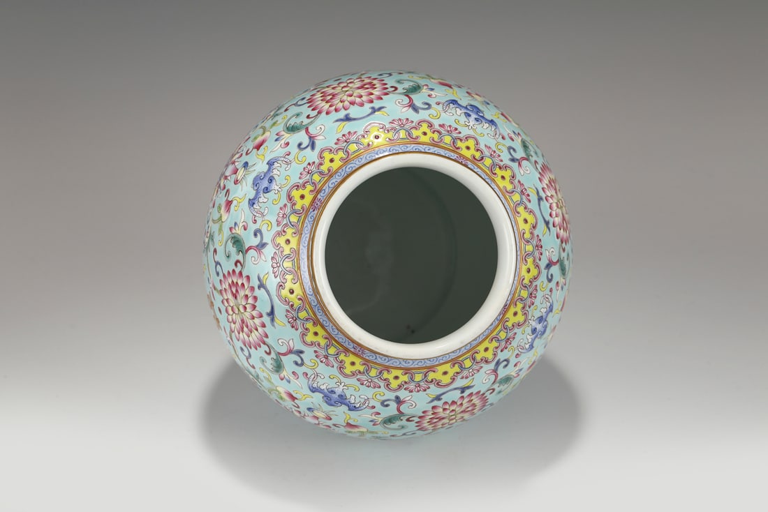 JIAQING FAMILLE ROSE LOTUS PORCELAIN LIDDED JARS - 9