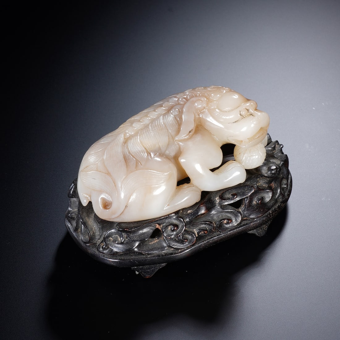 CHINESE WHITE JADE AUSPICIOUS BEAST ORNAMENT (1 of 9)