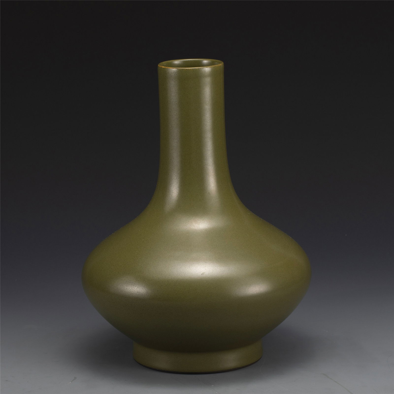 QING GUANGXU TEA DUST GLAZED REWARD VASE (1 of 5)