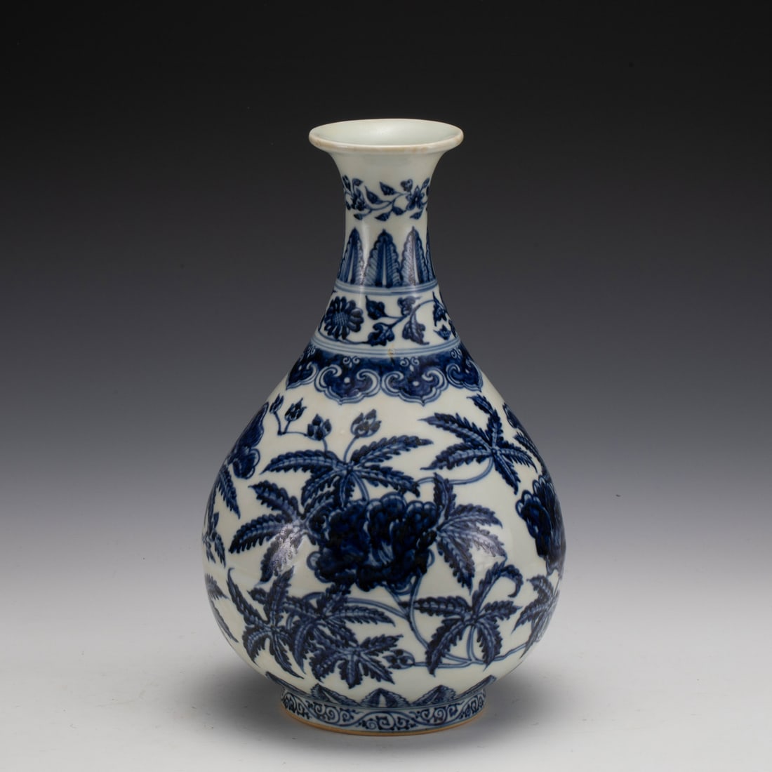 MING BLUE & WHITE JADE POT SPRING VASE: Measurements: Width: 18.1 cm, Height: 29.5 cm Chinese Ming Dynasty Blue and White Porcelain Jade Pot Spring Bottle. This vase has a Chinese traditional YuHuChun shape vessel, the pear shaped bottle, f