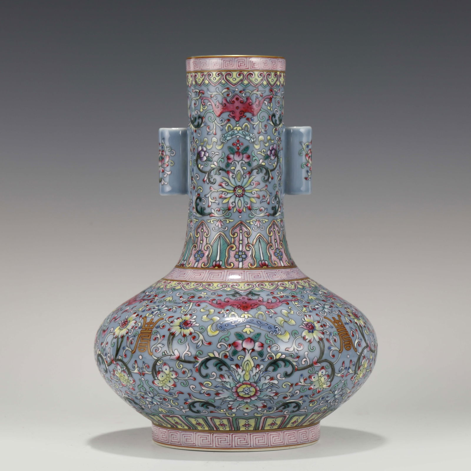 QIANLONG FAMILLE ROSE AMPHORA VASE: PROVENANCE: From Clayton, Delaware Private Collector. Dimensions (cm): Heigth: 29 Diam.: 20 Chinese Qing Dynasty QianLong Famille Rose Lotus Porcelain Vase. The porcelain potted in large shape vase, t