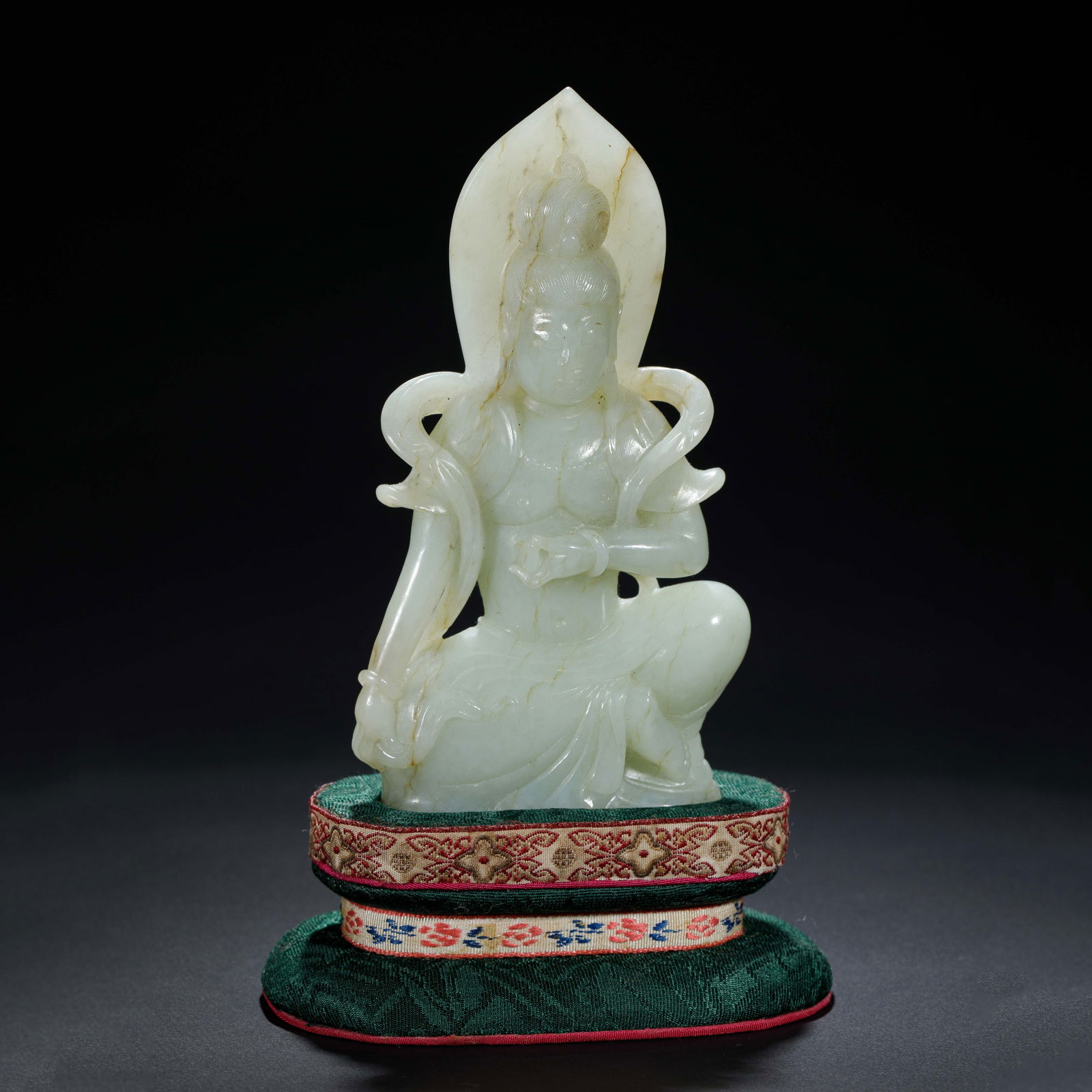 CHINESE HETIAN JADE GUANYIN STATUE (1 of 8)