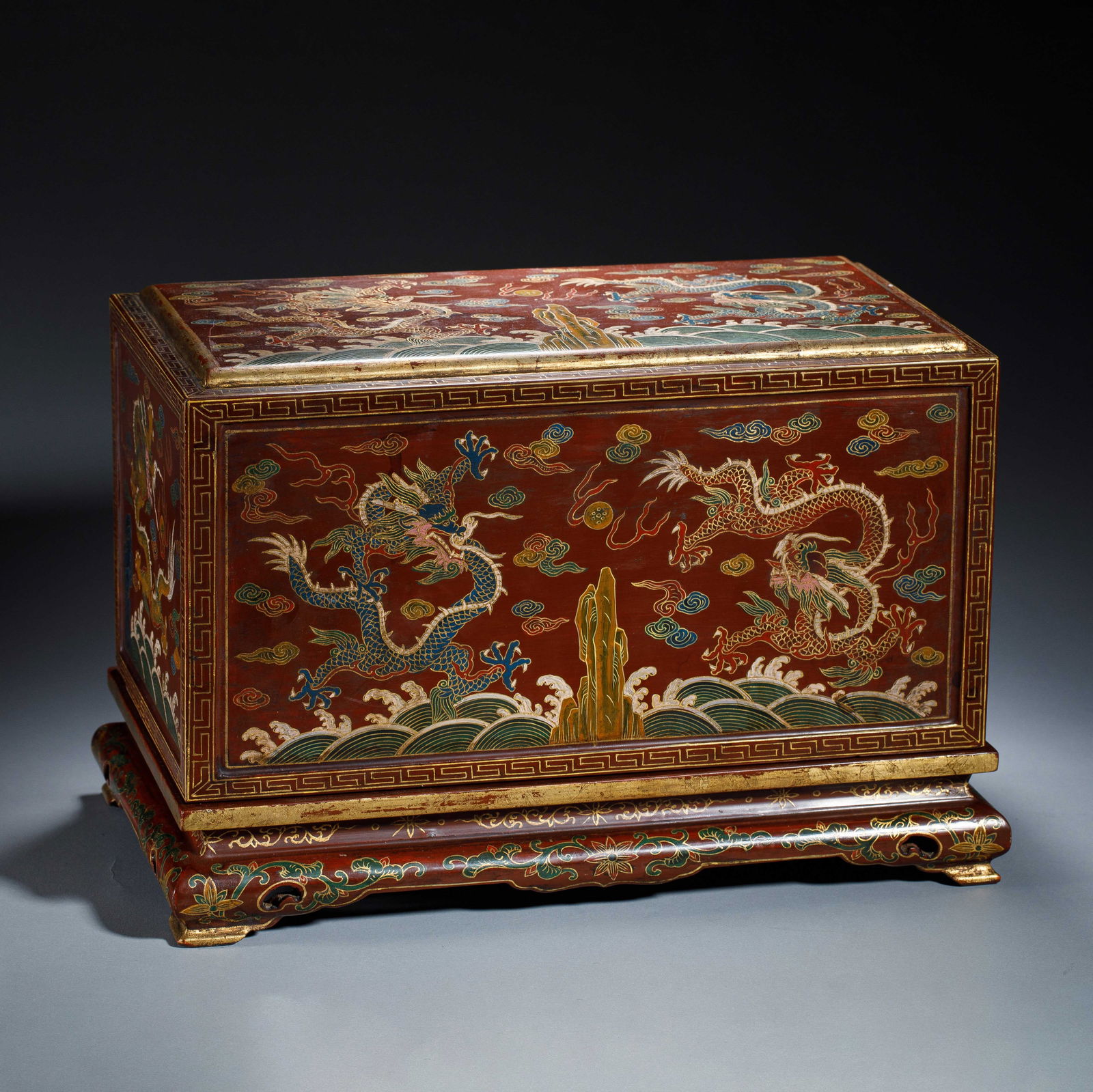 CHINESE LACQUER GILT DRAGON SEAL BOX (1 of 8)