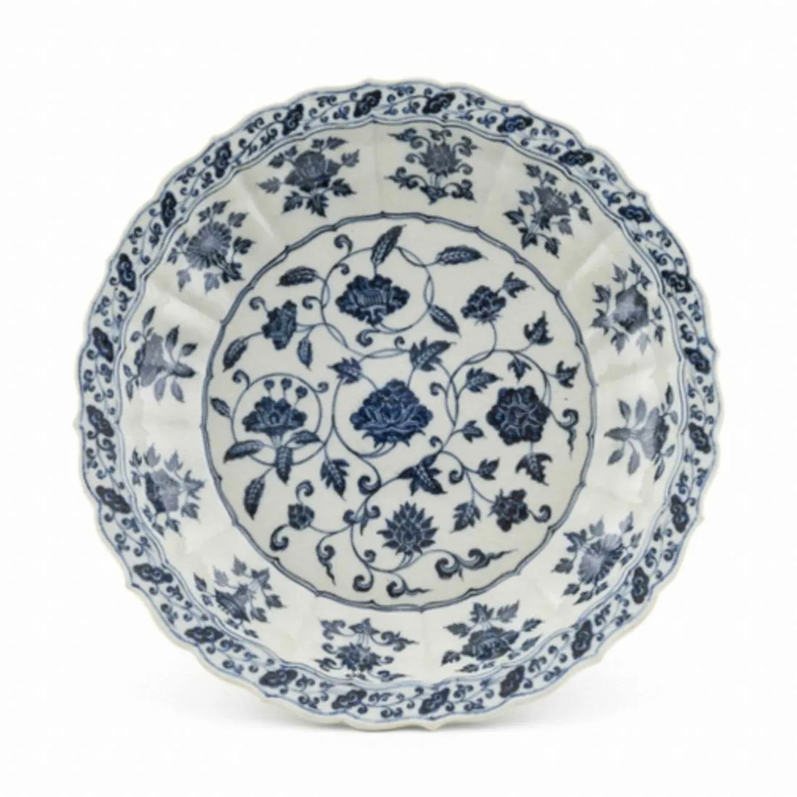 MING BLUE & WHITE CHARGER WITH BARBED RIM (1 of 6)