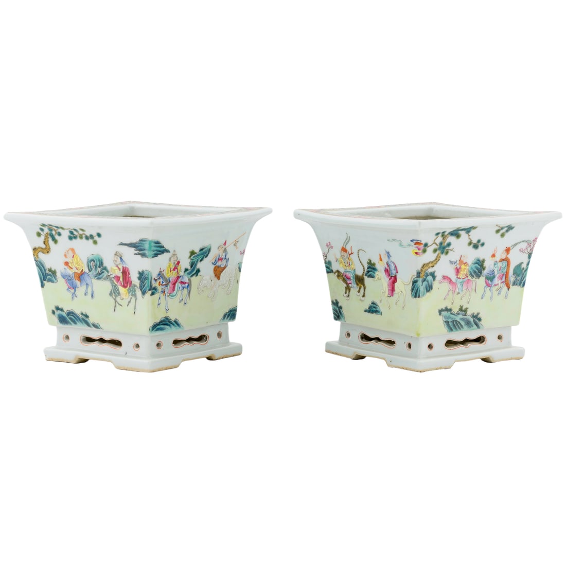 PAIR OF QING PORCELAIN SQUARE PLANT POTS (1 of 4)