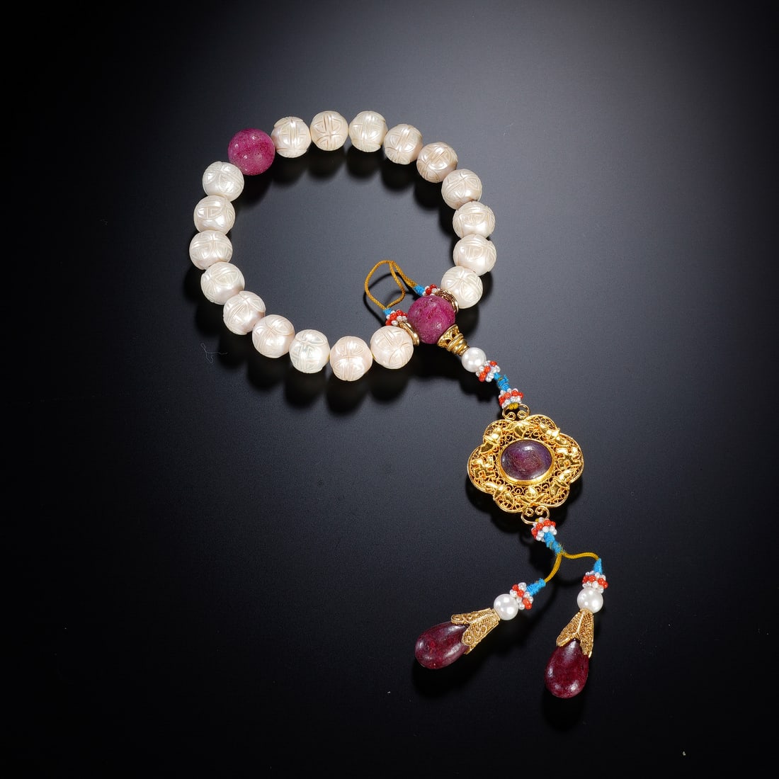 CHINESE EASTERN PEARL 18-BEAD BRACELET (1 of 6)