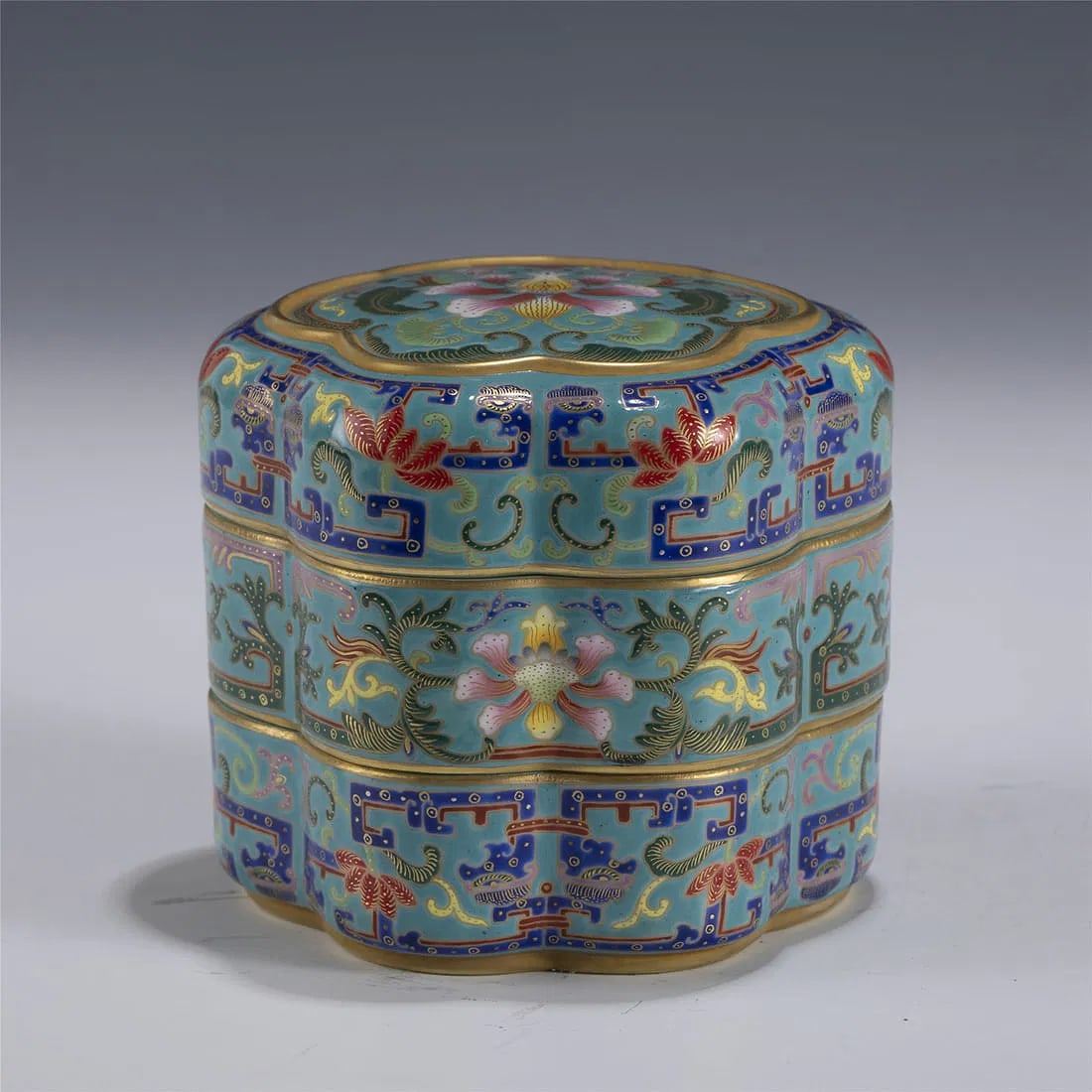 QIANLONG FAMILLE ROSE FLORI FORM BOX (1 of 8)