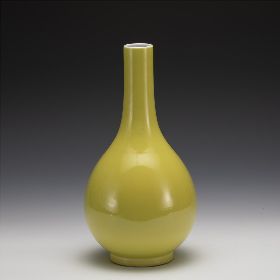 QING DAOGUANG YELLOW GLAZE BOTTLE (1 of 7)