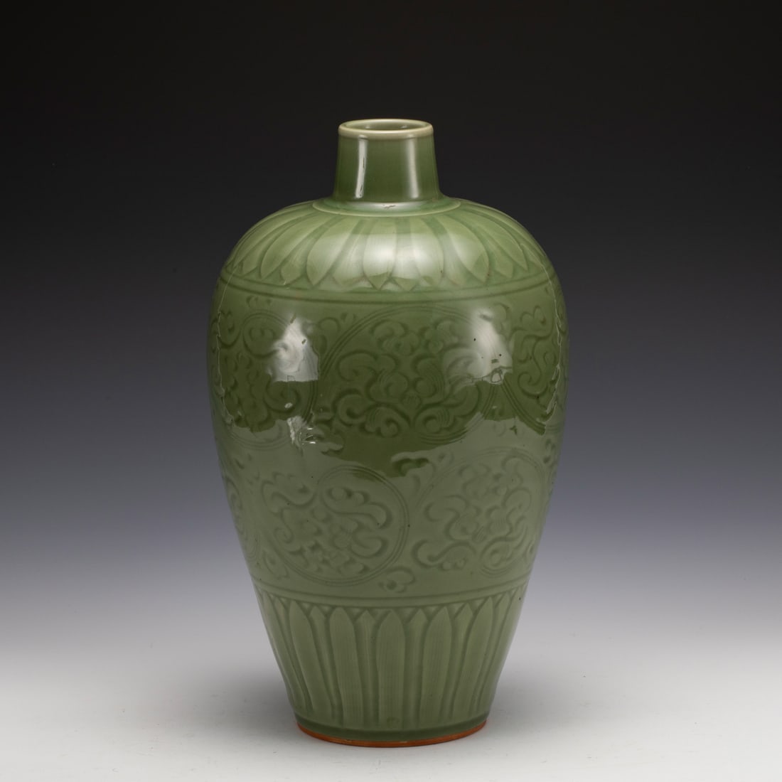 MING LONGQUAN MEIPING PLUM JAR (1 of 6)