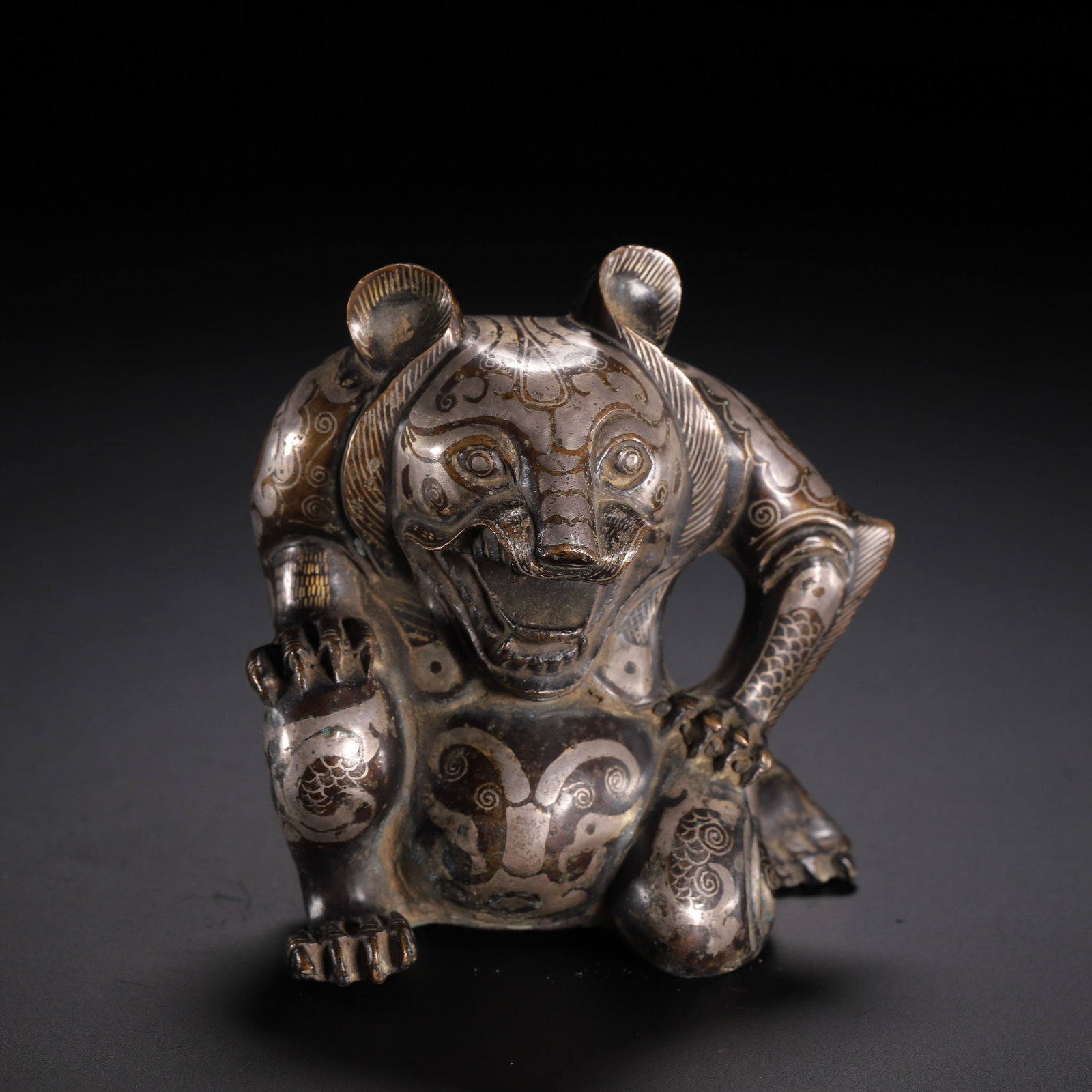 A CHINESE INLAID BRONZE BEAR FIGURE (1 of 9)