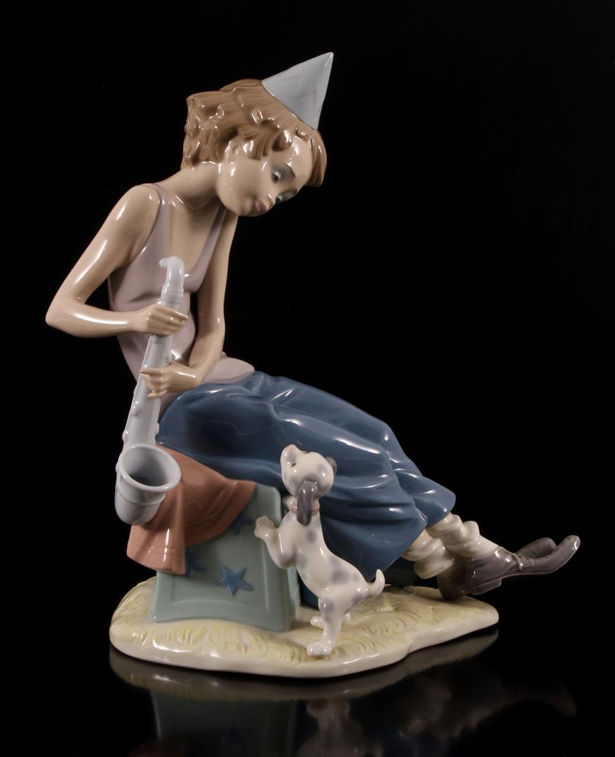 Lladro: Lladro porseleinen beeld nr. 5059, Clown with saxophone, Payaso Saxofon, ontwerp Salvador Debon, periode 1980-1985, 26 cm hoog