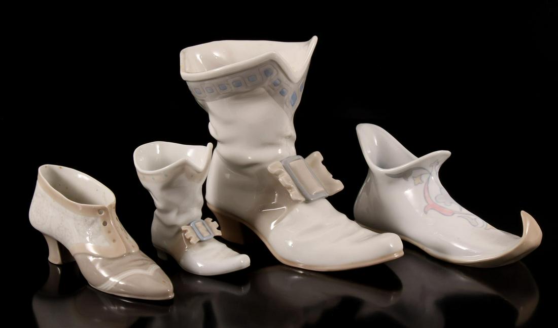 Lladro: Lladro porseleinen beeld no. 130M, 133G,Â 61G en 114G, Warrior Boot large en small, Oriental Boot en Shoe with Heel, ontwerp en periode onbekend, hoogste is 17 cm