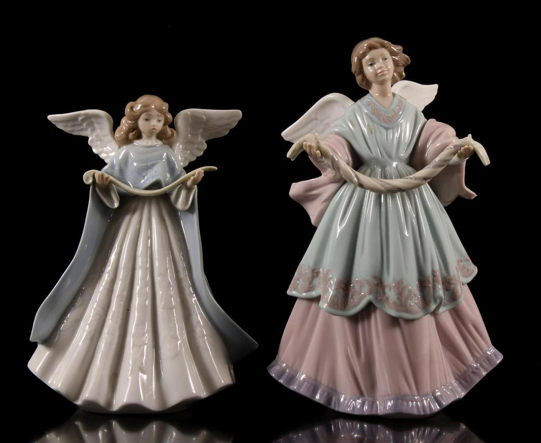 Lladro: Lladro porseleinen beeld nr. 5719 en 6125, Tree topper en Joyfull offering, ontwerp Jose Puche, periode 1990-1994, 20 cm hoog (vleugel gerestaureerd)