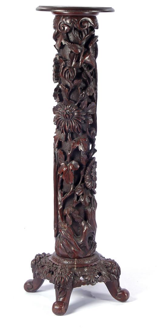 Richly decorated Oriental piedestal with decoration of: Richly decorated Oriental piedestal with decoration of flowers, leaves and birds, 136 cm high, 35 cm diameter