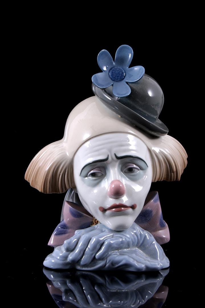 Lladro porcelain sculpture no.5130, Pensive Clown: Lladro porcelain sculpture no.5130, Pensive Clown, Cabeza de Payaso, design Jose Puche, period 1982-2000, 26 cm high