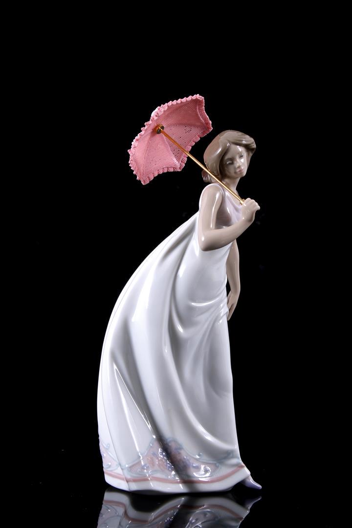 Lladro porcelain sculpture no.7636, Afternoon Promenade: Lladro porcelain sculpture no.7636, Afternoon Promenade, Bajo El Sol de Primavera, design Jose Puche, period 1995-1995, 26 cm high