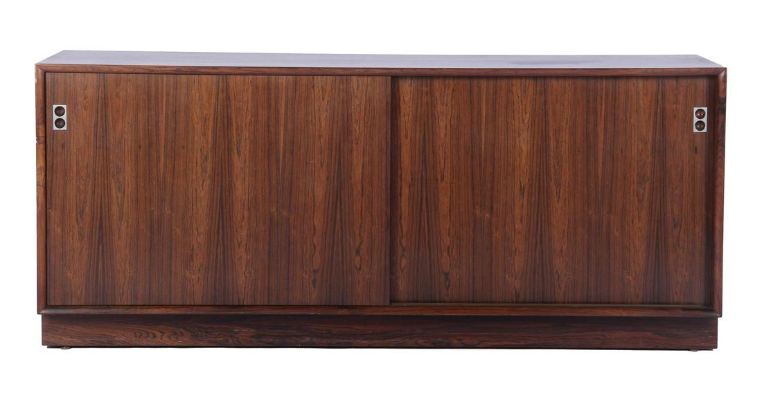 Rosewood veneer 2-door sideboard: Rosewood veneer 2-door sideboard, attributed to Arne Vodder for Sibast, Danish Furniture Makers approx. 1960, 64 cm high, 150 cm wide and 47 cm deep (shelves missing, shelf carriers are available)
