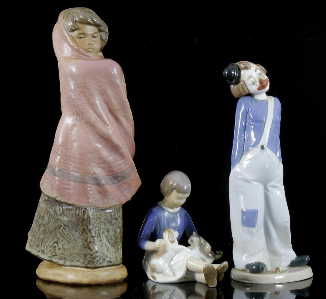 B & amp; G Danmark porcelain figurine Girl with dog and: B & amp; G Danmark porcelain figurine Girl with dog and cat, 11 cm high, Nadal Spain porcelain statue of a clown, 22 cm high and Nao Spain statue of a girl with red shawl, 28 cm high