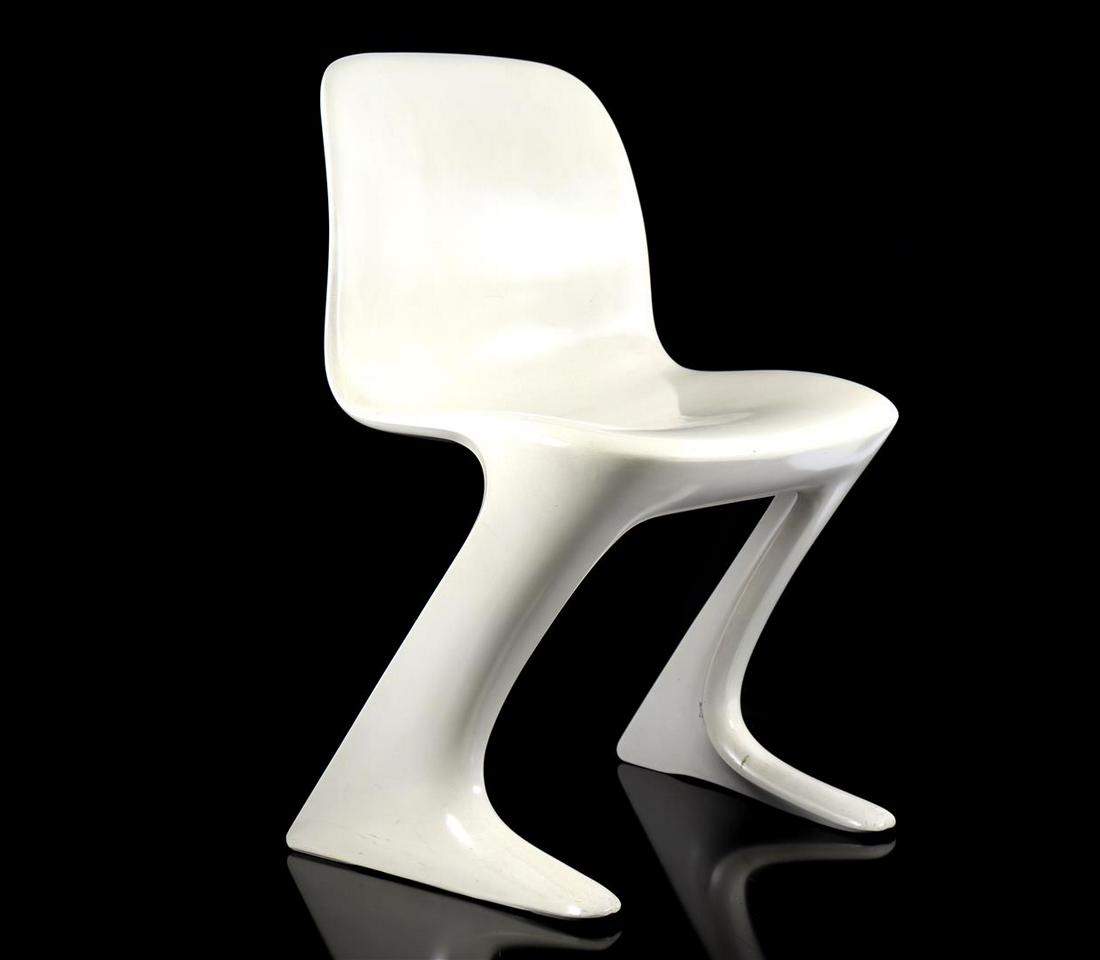 Ernst Moeckl (1931-2013) White plastic chair, design: Ernst Moeckl (1931-2013)White plastic chair, design Ernst Moeckl for Horn, model Z Chair, Moecklschwinger, Kangaroo Chair and Crouching man, Germany 1960s / 1970s