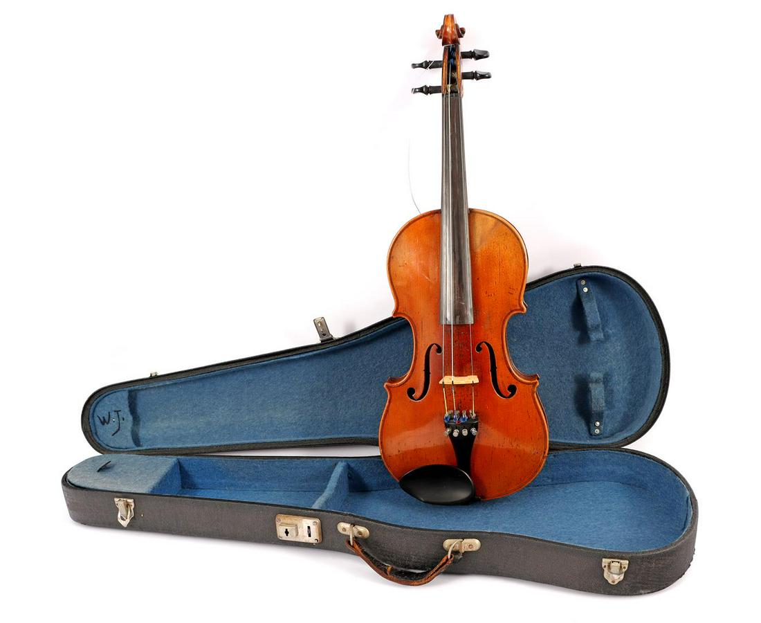 Violin with walnut case: Violin & nbsp; with walnut case, inside marked JTL with harp, Instrument bridge marked Aubert, & nbsp; bow deficiency, leather case 79 cm wide