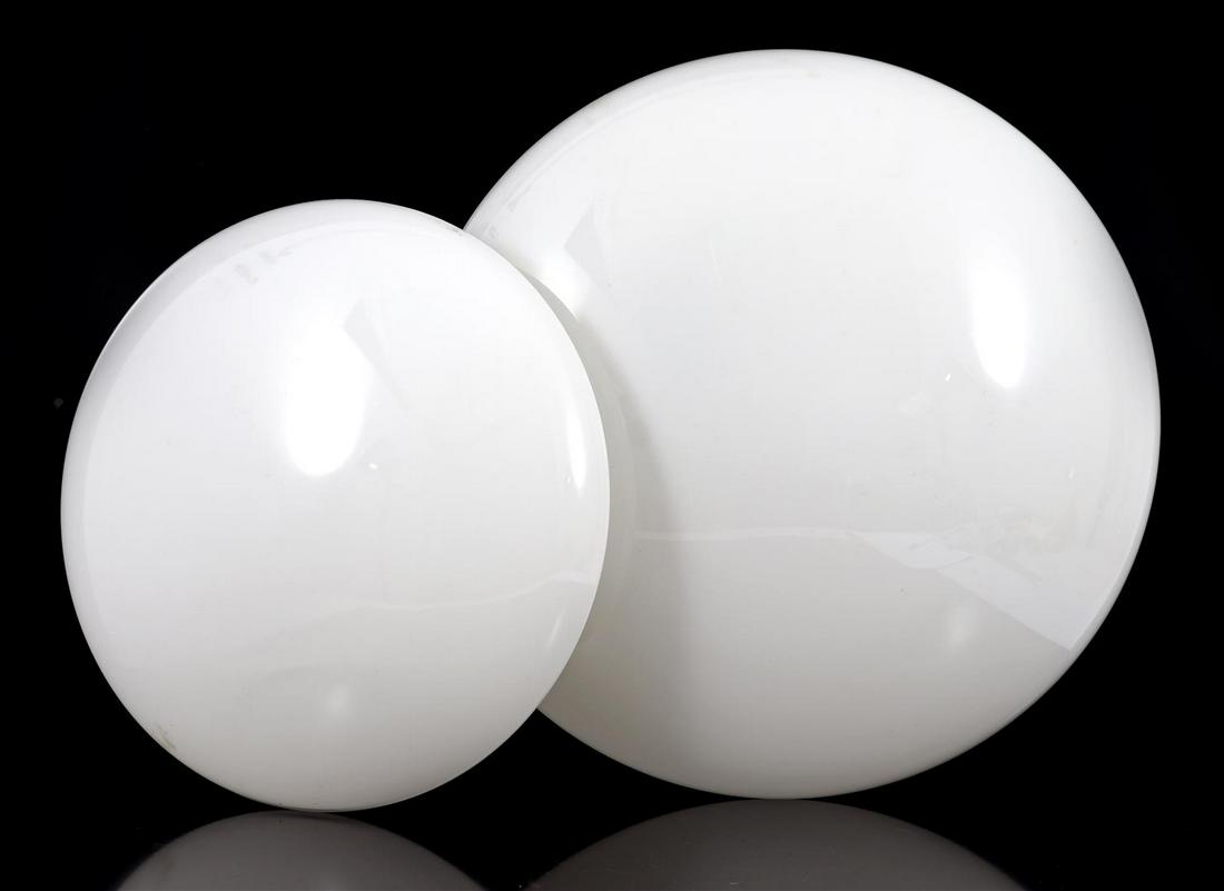 2 Iguzzini ceiling / wall lamps with plastic shade: 2 Iguzzini ceiling / wall lamps with plastic shade and metal frame, model ip40, & nbsp; 52.5 cm diameter and 42 cm diameter